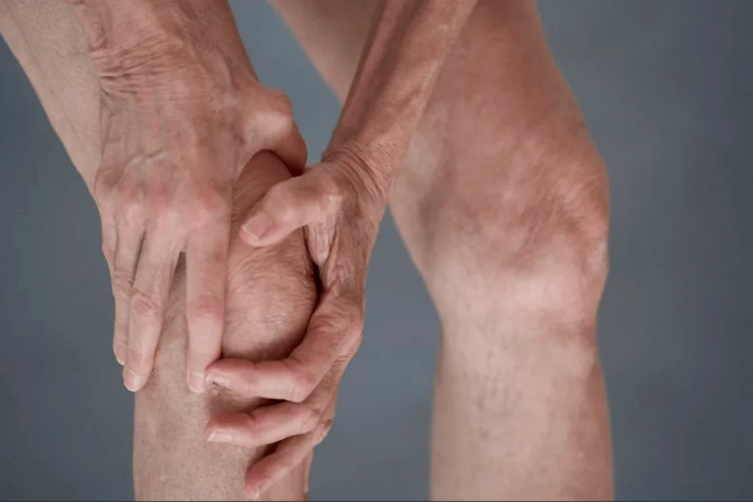 ból stawów może być przyczyną artrozy lub zapalenia stawów
