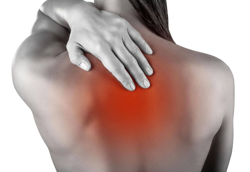 Ból pleców w okolicy łopatki spowodowany chorobą lub urazem