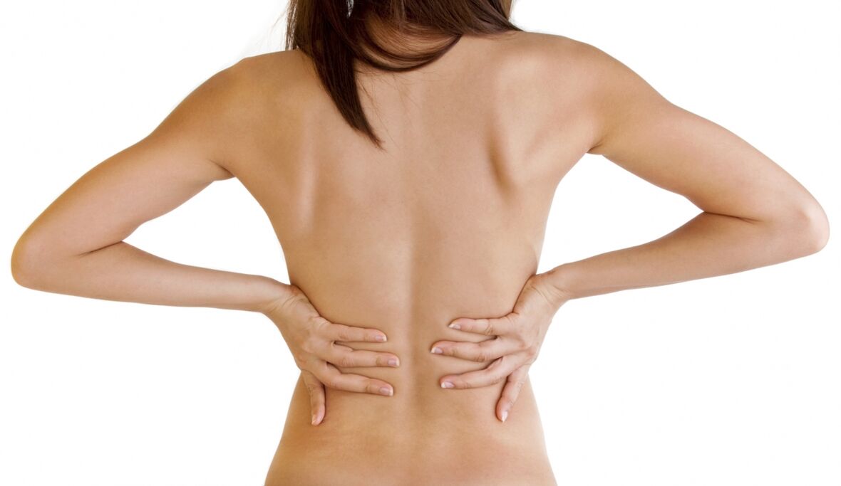 W drugim etapie osteochondrozy klatki piersiowej pojawia się ból pleców
